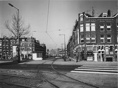 nieuwe raadplaat rvt 24 5 2025 rotterdam west het oostelijk deel van het hudsonplein met in het midden de spanjaardstraat datering 14 03 1972 foto stadsarchief rotterdam
