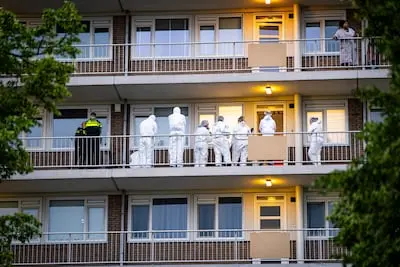 onderzoek in de flat aan de dumasstraat in rotterdam lombardijen