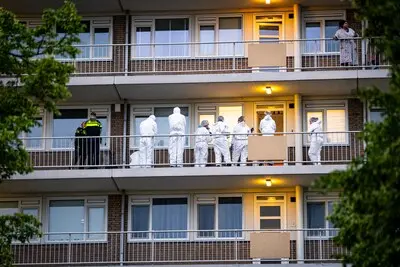 onderzoek in de flat aan de dumasstraat in rotterdam lombardijen