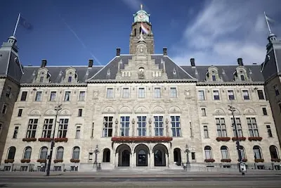 rotterdam het rotterdamse stadhuis aan de coolsingel anp xtra sash alexander