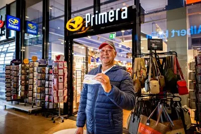 serie afgekocht adr hier bij de primera op zuidplein rotterdam is er 1 miljoen gewonnen bij de lotto de winnaar is nog niet bekend foto frank de roo