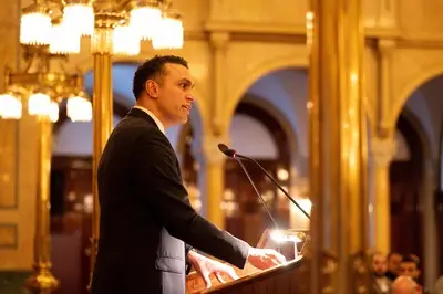 wethouder faouzi achbar tijdens de iftar