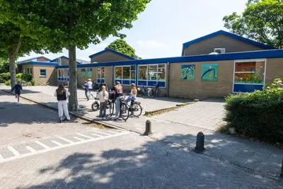 11062025 den hoorn oranje nassauplein exterieur van de mariaschool de plannen om dit gebouw te slopen en ruimte te maken voor nieuwbouw nemen concrete vormen aan ad haagsche courant thierry schut