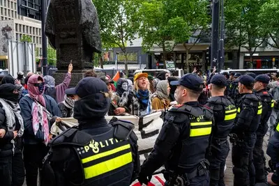 bij de demonstratie op de coolsingel werden ruim negentig personen aangehouden