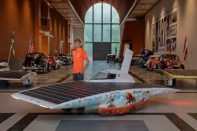 de rotterdamse student henk wallenburg van de tu delft is een van de makers van de zonneauto