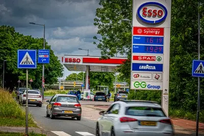 deze esso aan de adriaan volkerlaan in ijsselmonde is twee keer kort achter elkaar overvallen foto frank de roo