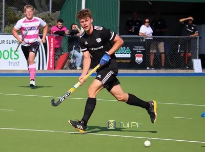 gerla in actie in nieuw zeelandse competitie gerla als tuinman in nieuw zeeland