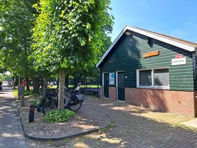 het hertenkamp in maasland of de kinderboerderij in schipluiden aan een van de twee wil de gemeente misschien geen subsidie meer verlenen