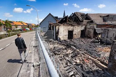 het pand aan de hoornseweg is volledig uitgebrand den hoorn 2 juni 2025 foto nico schouten