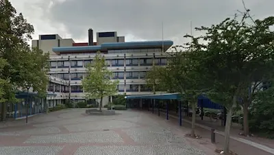 het spreekuur vindt plaats in het stadhuis van maassluis aan de koningshoek