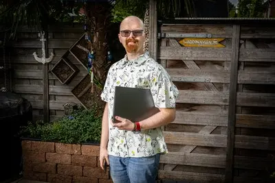 jeffrey uit barendrecht word plat gebeld en overspoel met vacatures nadat hij in het ad heeft gestaan foto frank de roo