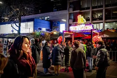 rotterdam uitgaanspubliekin op het stadhuispleein in rotterdam het kabinet streeft ernaar dat er binnenkort een einde komt aan de meeste coronamaatregelen anp robin utrecht