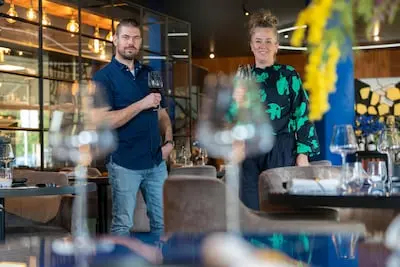 terry priem en esther van otterloo in restaurant ster aan de honingerdijk in rotterdam