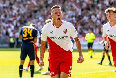 utrecht 01 09 2024 stadion galgenwaard stadium of fc utrecht dutch eredivisie football season 2024 2025 utrecht twente utrecht player jens toornstra celebrating during the game utrecht twente