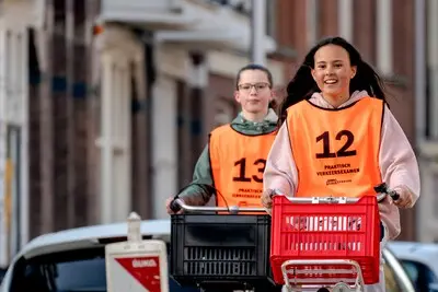 utrecht leerlingen uit groep 7 nemen deel aan het vvn verkeersexamen veilig verkeer nederland leverde dit jaar 170 000 verkeersexamens uit en ziet een flinke toename in het aantal digitale examens anp sander koning