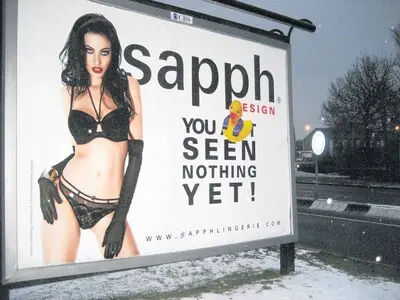 voor rvst06 ons plakt buiten officiele plekken het eendje van ons staat precies op het woordje ainat op de reclameposter van sapph de lpf vindt dit niet kunnen foto lpf spijkenisse 3602676 jpg