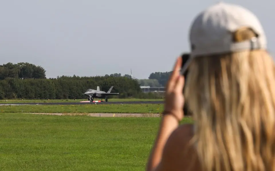 vliegbasis leeuwarden f 35