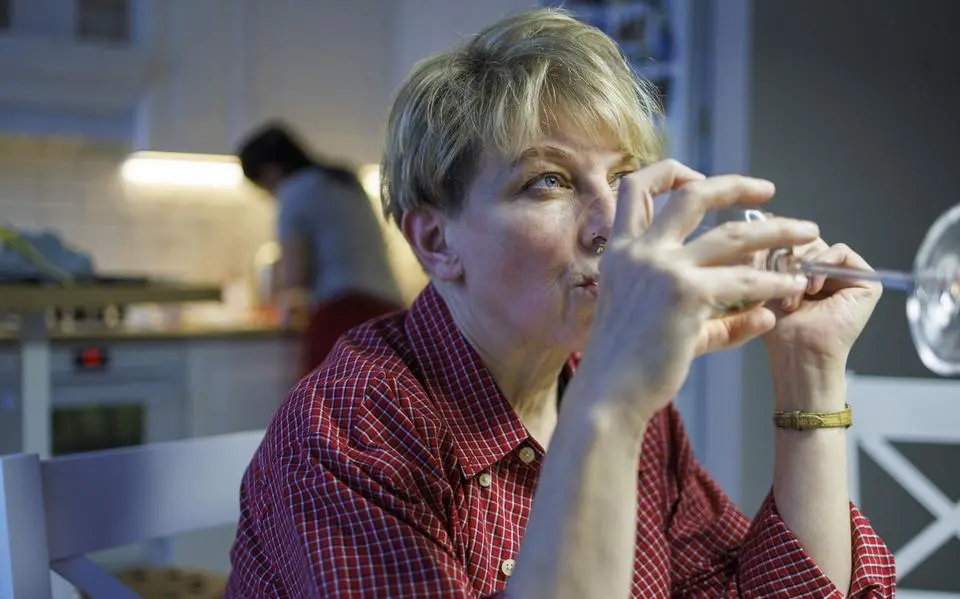 vrouw20drinkt20wijn