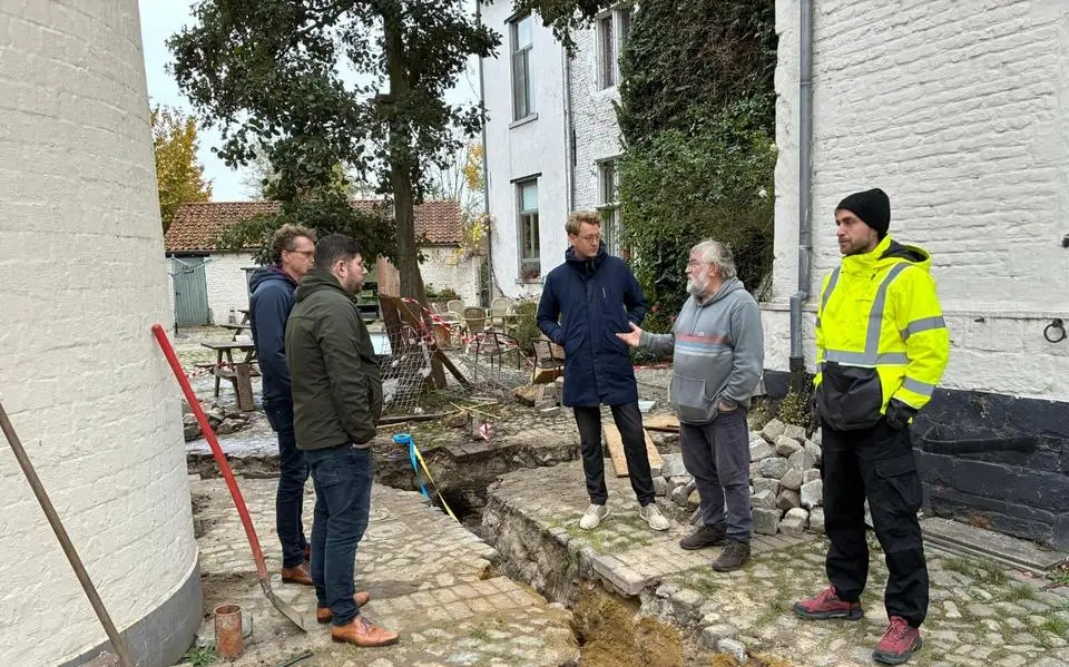 202511252464