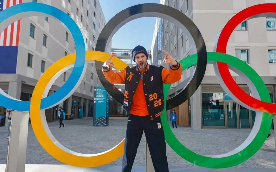 itzhak20de20laat20poseert20vcoor20de20olympische20ringen