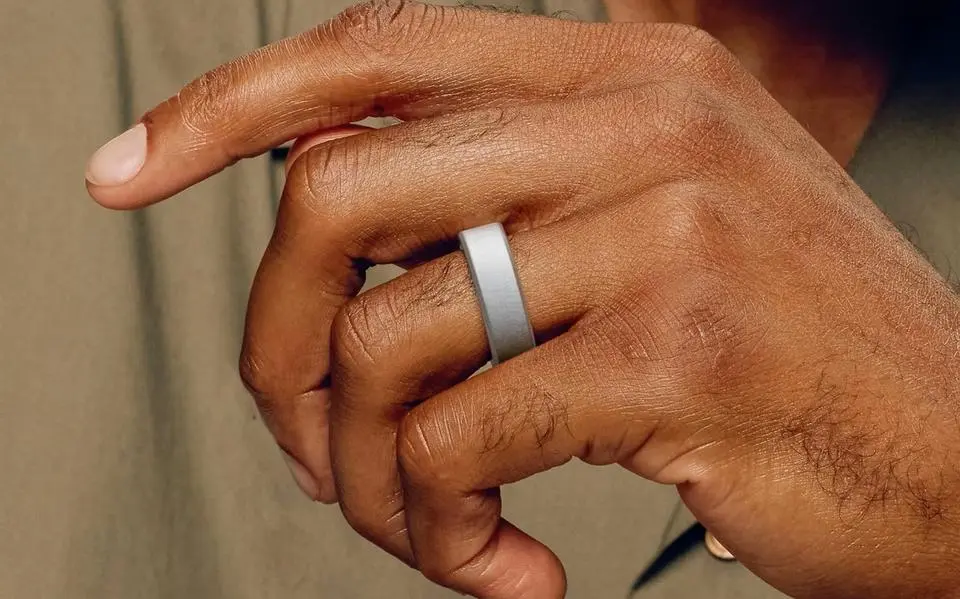 oura ring aan hand