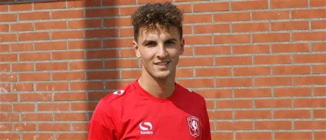 Rafik Zekhnini pose