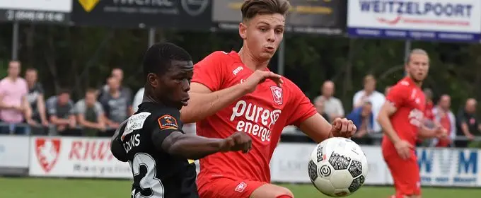 alexander laukart fc twente fc nordsjaelland duel 2017
