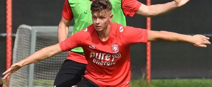 alexander laukart fc twente training duel afschermen 2017