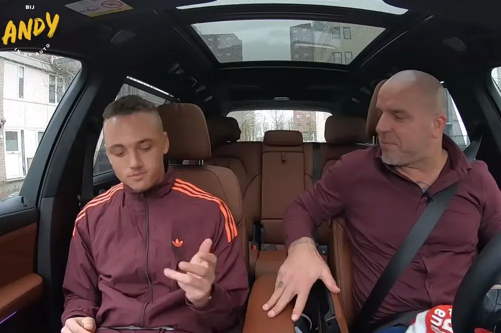 bij andy in de auto noa lang 2020