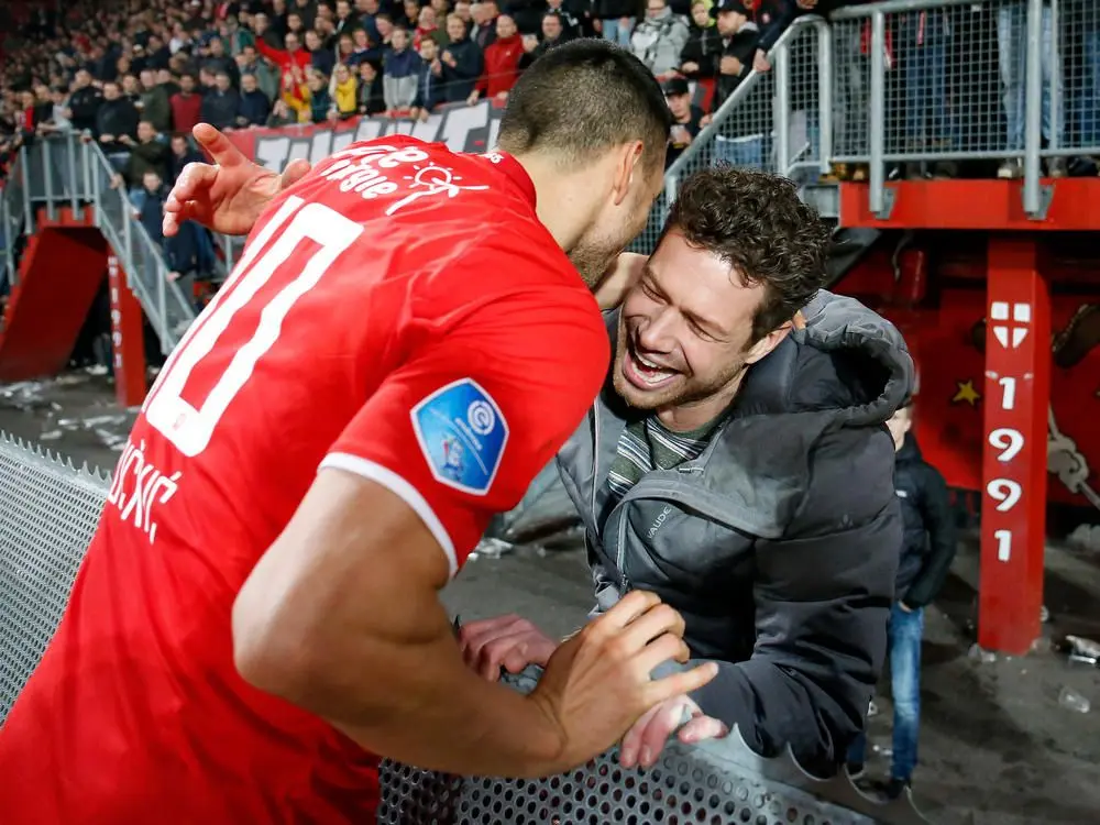 haris vuckic vak p omhelsing fc twente emmen 2019