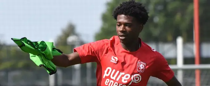 isaac buckley ricketts fc twente training hesje 2017
