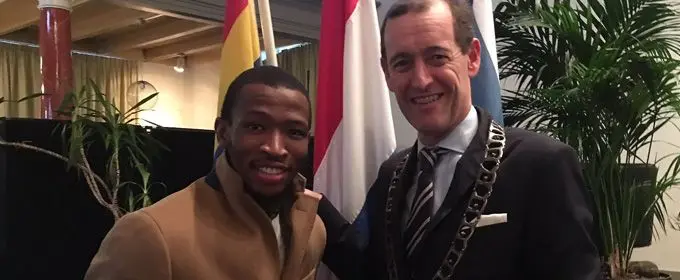 kamohelo mokotjo nederlands staatsburger burgemeester