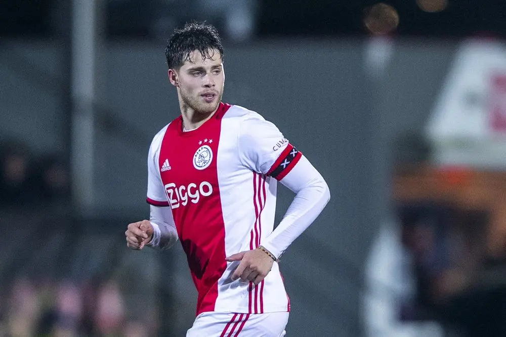 kik pierie centrale verdediger ajax