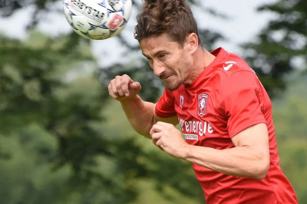 kopbal paul verhaegh training fc twente