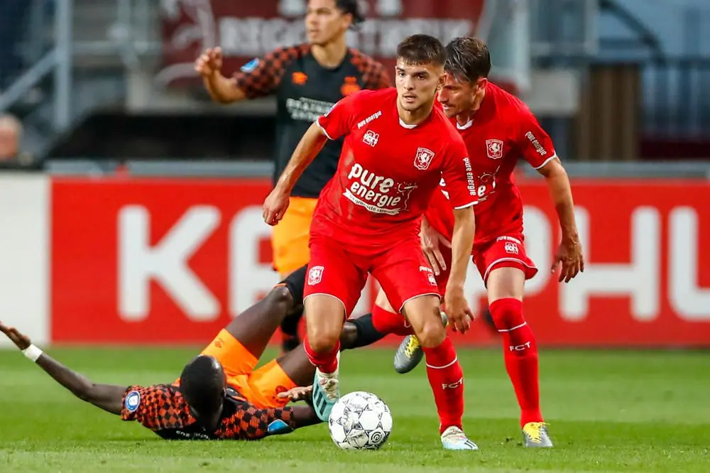 lindon selahi fc twente psv 2019