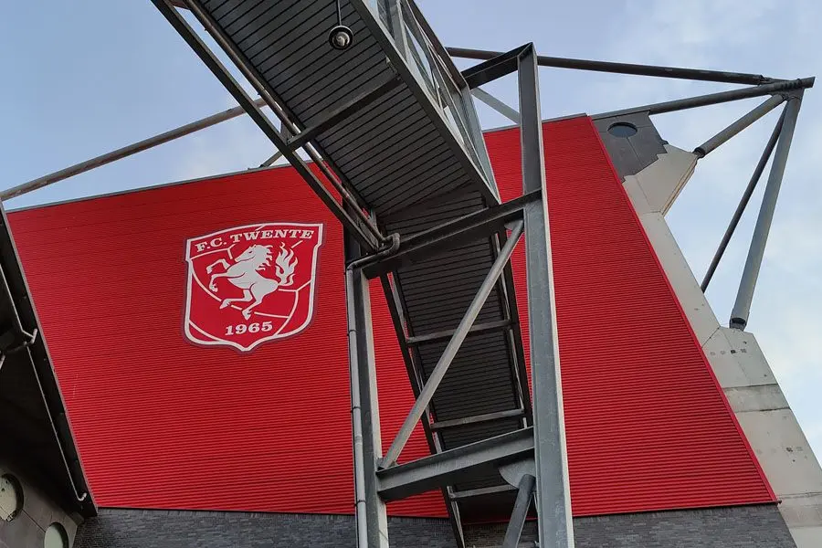logo fc twente loopbrug grolsch veste mei 2020