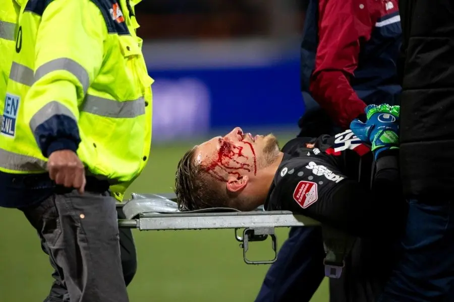 mitchel michaelis botsing zekhnini