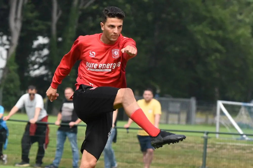 rafik zekhnini uithaal training fc twente 2019