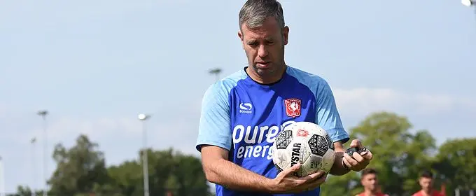 rene hake training omlaag kijkend