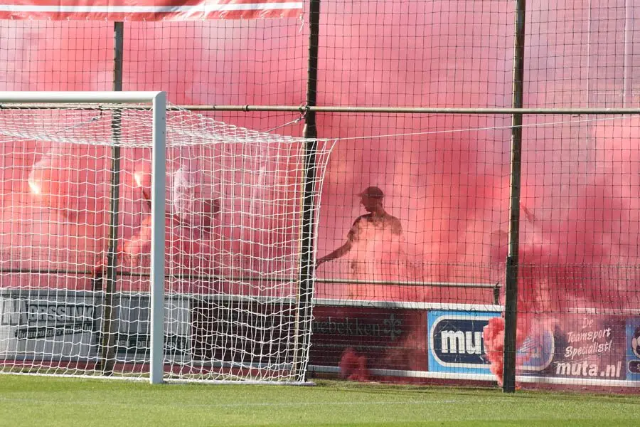 sfeeractie rook pyro gfc fc twente 2018