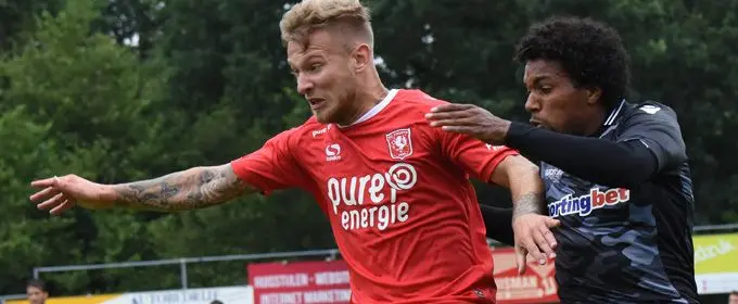 tim holscher fc twente diego biseswar