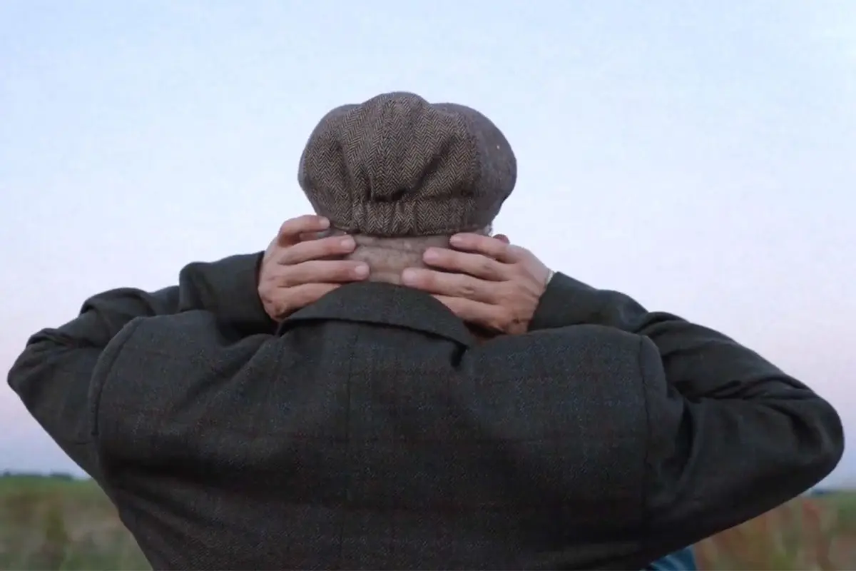 thumb vk boer harm laat met nieuwe videoclip zien dat hij onder de plak zit en ontmaskert zichzelf
