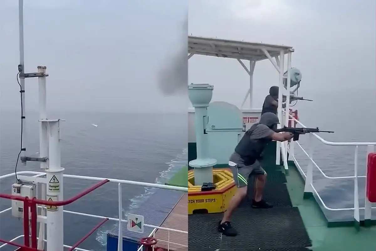 thumb vk piratenschip blaast zichzelf op na beschietingen