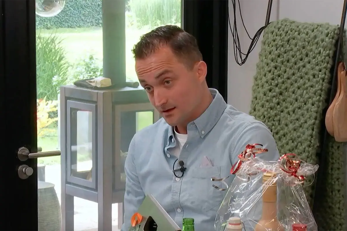 thumb vk evert jan is op date met een menselijke goudvis