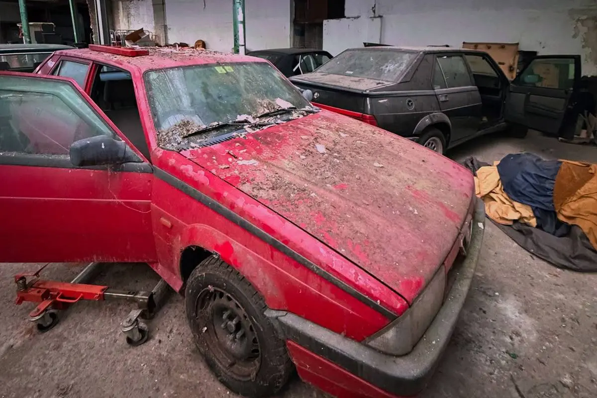 thumb_viraal_verlaten_garage_deventer