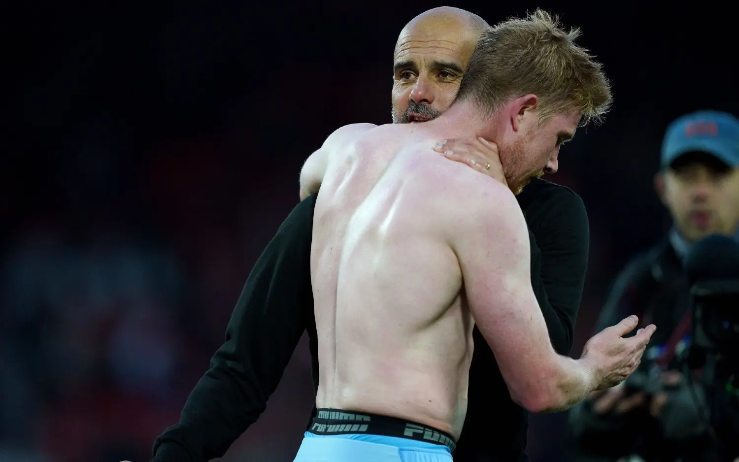220525guardioladebruyne