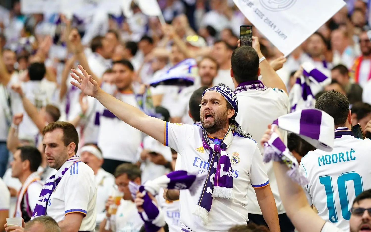 230408realmadridfans