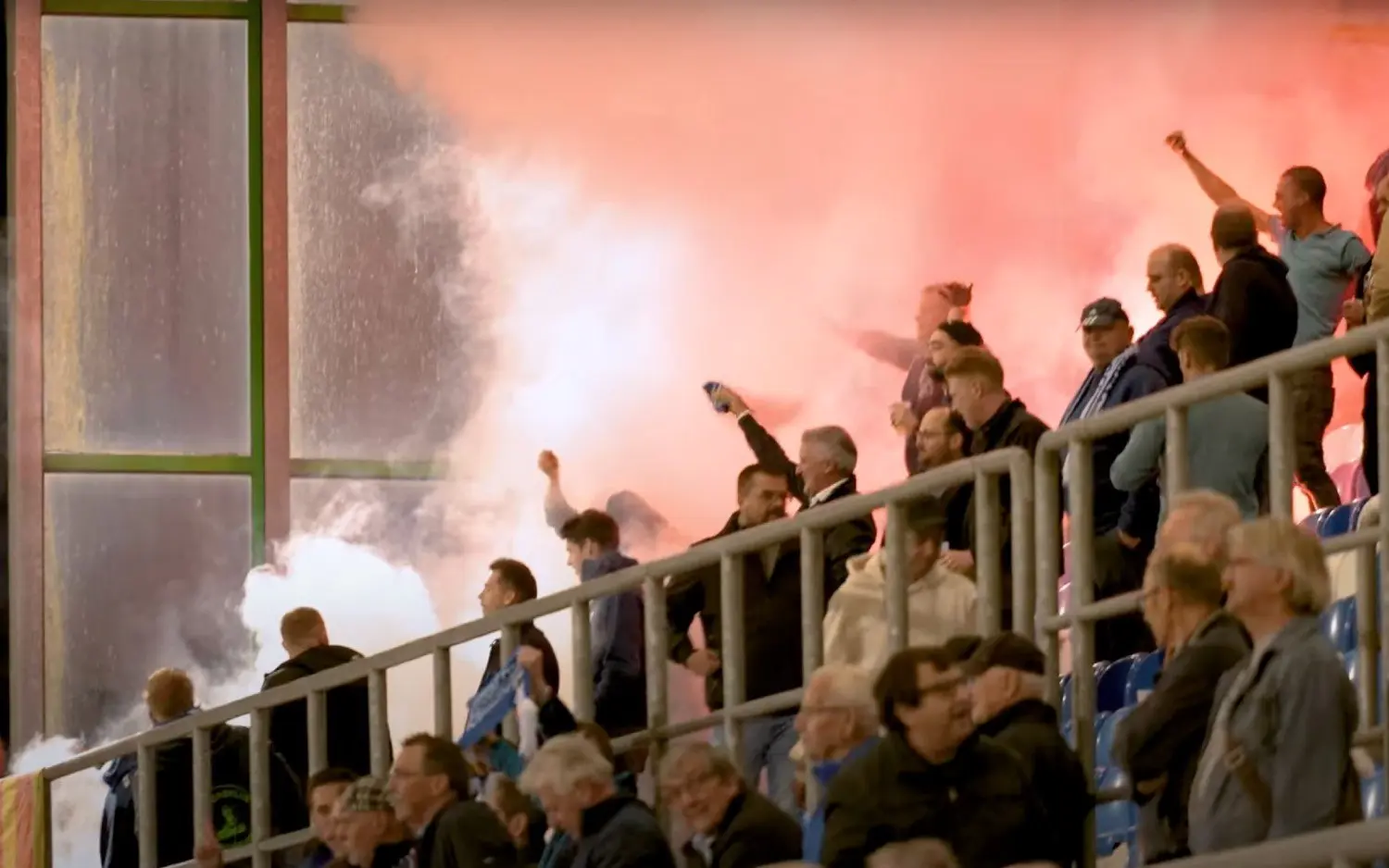 231016supportersgeel