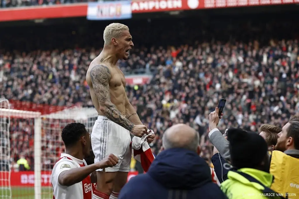 ajax heeft shirt antony terug en start een veiling1647877947