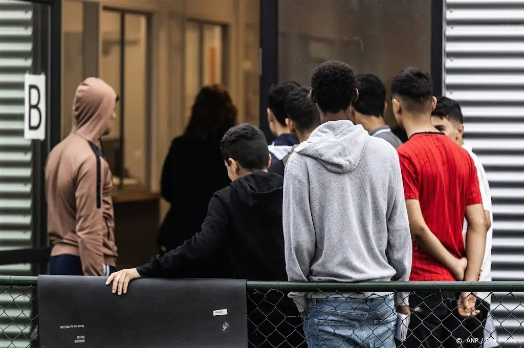 belgie schort opvangplek alleenstaande mannelijke asielzoekers op1693366643